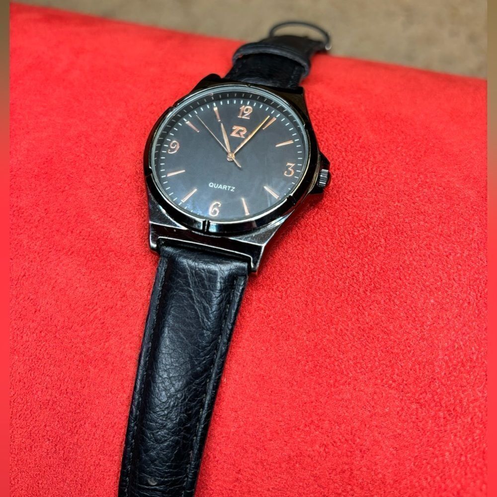 ZR Quartz Watches Unisex in Black